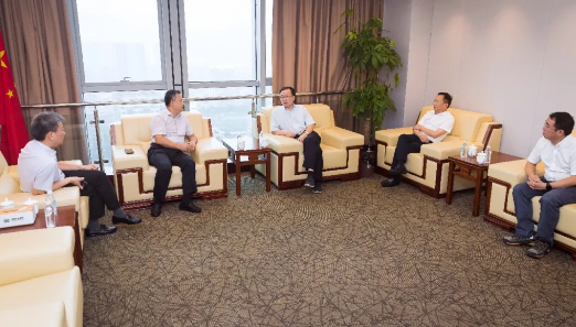 供应链综合商业服务平台迈进浙江第一站 — — AG尊龙凯时与温州交运集团战略签约